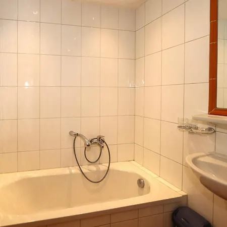 Schweizerhof Salbei Apartamento *